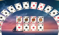 Crescent Solitaire image