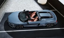 Audi R8 V10 RWD Spyder Slide image